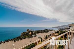 Дом 800м&sup2;, 3-этажный, участок 8 сот.  