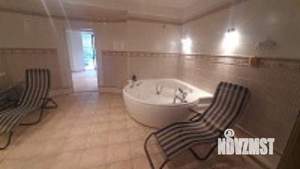 Дом 506м&sup2;, 3-этажный, участок 8 сот.  