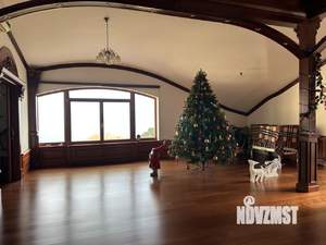 Дом 580м&sup2;, 3-этажный, участок 12 сот.  