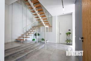 Дом 252м&sup2;, 3-этажный, участок 4 сот.  