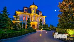 Дом 1140м², 3-этажный, участок 30 сот.  