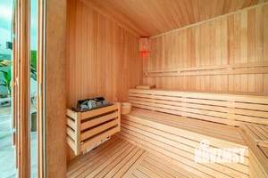 Дом 250м², 2-этажный, участок 7 сот.  