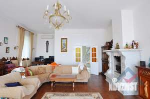 Дом 550м², 3-этажный, участок 12 сот.  