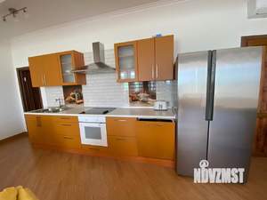 Коттедж 270м², 3-этажный, участок 1 сот.  