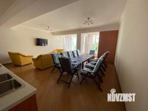 Коттедж 270м², 3-этажный, участок 1 сот.  