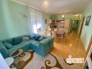 Дом 300м&sup2;, 3-этажный, участок 3 сот.  