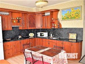 Коттедж 180м&sup2;, 4-этажный, участок 3 сот.  