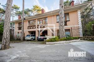 Дом 347м&sup2;, 2-этажный, участок 6 сот.  