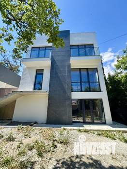 Дом 337м&sup2;, 3-этажный, участок 5 сот.  