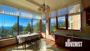 Дом 515м², 3-этажный, участок 10 сот.  