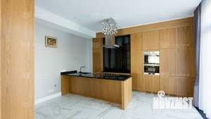 Дом 1200м², 3-этажный, участок 37 сот.  