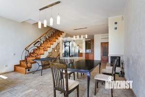 Таунхаус 260м&sup2;, 3-этажный, участок 4 сот.  