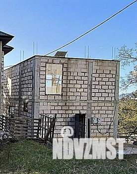 Дом 200м&sup2;, 3-этажный, участок 2 сот.  