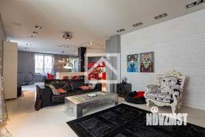 Дом 350м&sup2;, 2-этажный, участок 9 сот.  