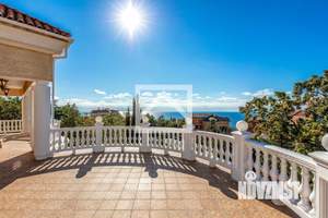 Дом 528м&sup2;, 3-этажный, участок 17 сот.  