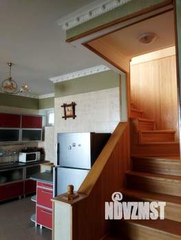 Дом 155м&sup2;, 3-этажный, участок 1 сот.  