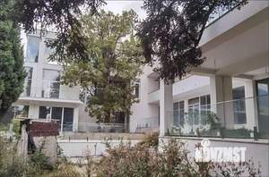 Коттедж 1400м&sup2;, 3-этажный, участок 21 сот.  