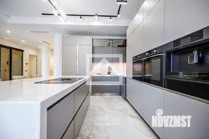 Дом 220м&sup2;, 3-этажный, участок 5 сот.  