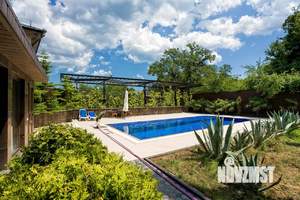 Дом 600м², 3-этажный, участок 20 сот.  