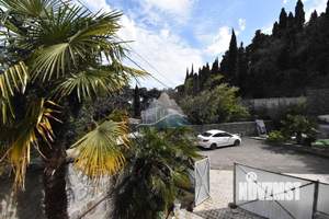 Дом 400м&sup2;, 3-этажный, участок 7 сот.  