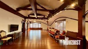 Дом 502м&sup2;, 3-этажный, участок 15 сот.  