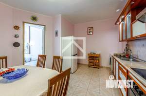 Дом 700м&sup2;, 4-этажный, участок 8 сот.  