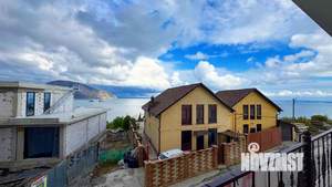 Дом 740м&sup2;, 3-этажный, участок 6 сот.  