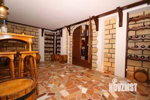 Дом 450м&sup2;, 3-этажный, участок 47 сот.  