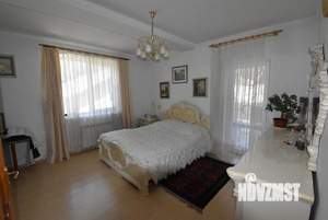 Дом 220м², 3-этажный, участок 3 сот.  