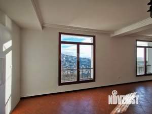 Дом 450м², 3-этажный, участок 10 сот.  