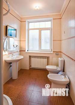 Дом 490м&sup2;, 3-этажный, участок 5 сот.  