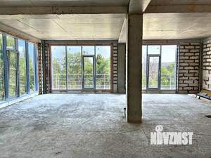 Дом 272м&sup2;, 3-этажный, участок 4 сот.  