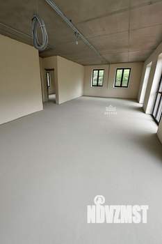 Дом 460м&sup2;, 3-этажный, участок 10 сот.  