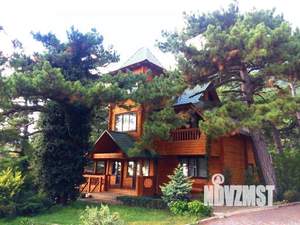 Дом 320м², 3-этажный, участок 15 сот.  