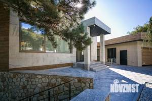 Дом 415м², 3-этажный, участок 29 сот.  