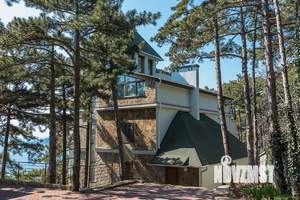 Дом 610м&sup2;, 3-этажный, участок 15 сот.  