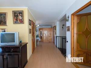 Дом 225м², 3-этажный, участок 3 сот.  