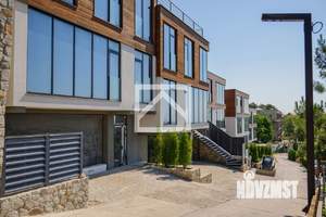 Таунхаус 153м&sup2;, 3-этажный, участок 2 сот.  