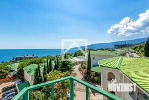 Дом 700м&sup2;, 4-этажный, участок 8 сот.  