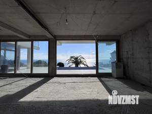 Дом 636м&sup2;, 3-этажный, участок 10 сот.  