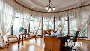 Дом 528м&sup2;, 3-этажный, участок 45 сот.  