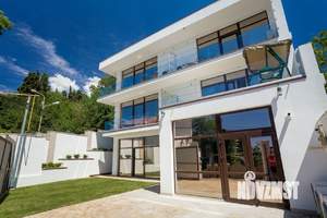 Дом 299м&sup2;, 2-этажный, участок 3 сот.  