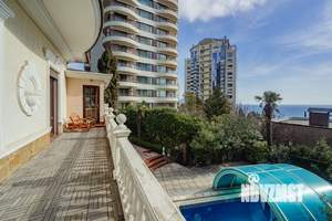 Дом 285м&sup2;, 3-этажный, участок 9 сот.  