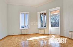 Дом 825м², 3-этажный, участок 31 сот.  