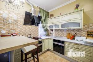 Дом 347м&sup2;, 2-этажный, участок 6 сот.  