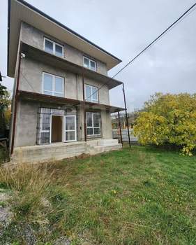 Дом 150м&sup2;, 3-этажный, участок 4 сот.  