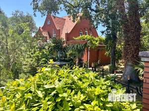 Дом 385м², 3-этажный, участок 14 сот.  