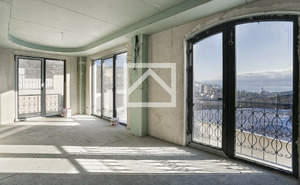 Дом 322м&sup2;, 3-этажный, участок 7 сот.  