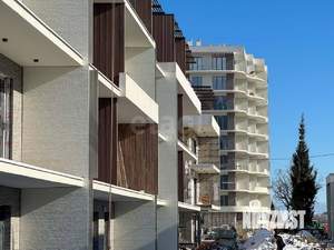 Таунхаус 181м&sup2;, 3-этажный, участок 1 сот.  