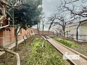 Дом 385м², 3-этажный, участок 14 сот.  